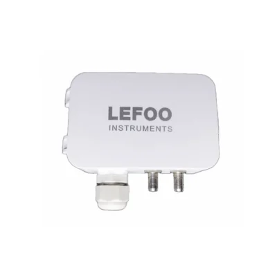 Vista frontal del transmisor de presión diferencial LFM108 de LEFOO, mostrando conectores de presión y entrada eléctrica.