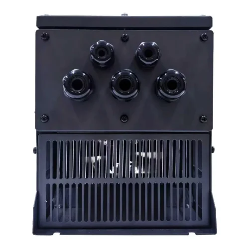 Variador de frecuencia IP54 Rievtech V910, prensaestopas de conexión Base del variador de frecuencia IP54 Rievtech V910 con cinco prensaestopas sellados para entrada de cables y rejilla de ventilación
